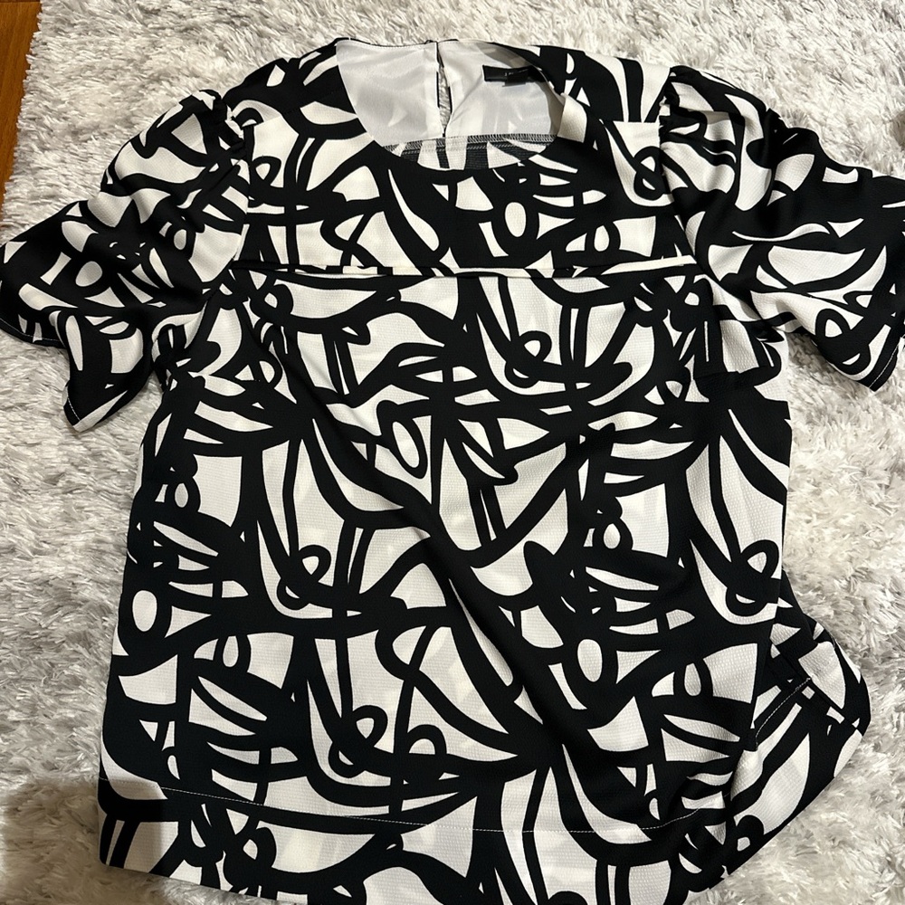 Jcrew Black and White Abstract Print Women's Top never worn